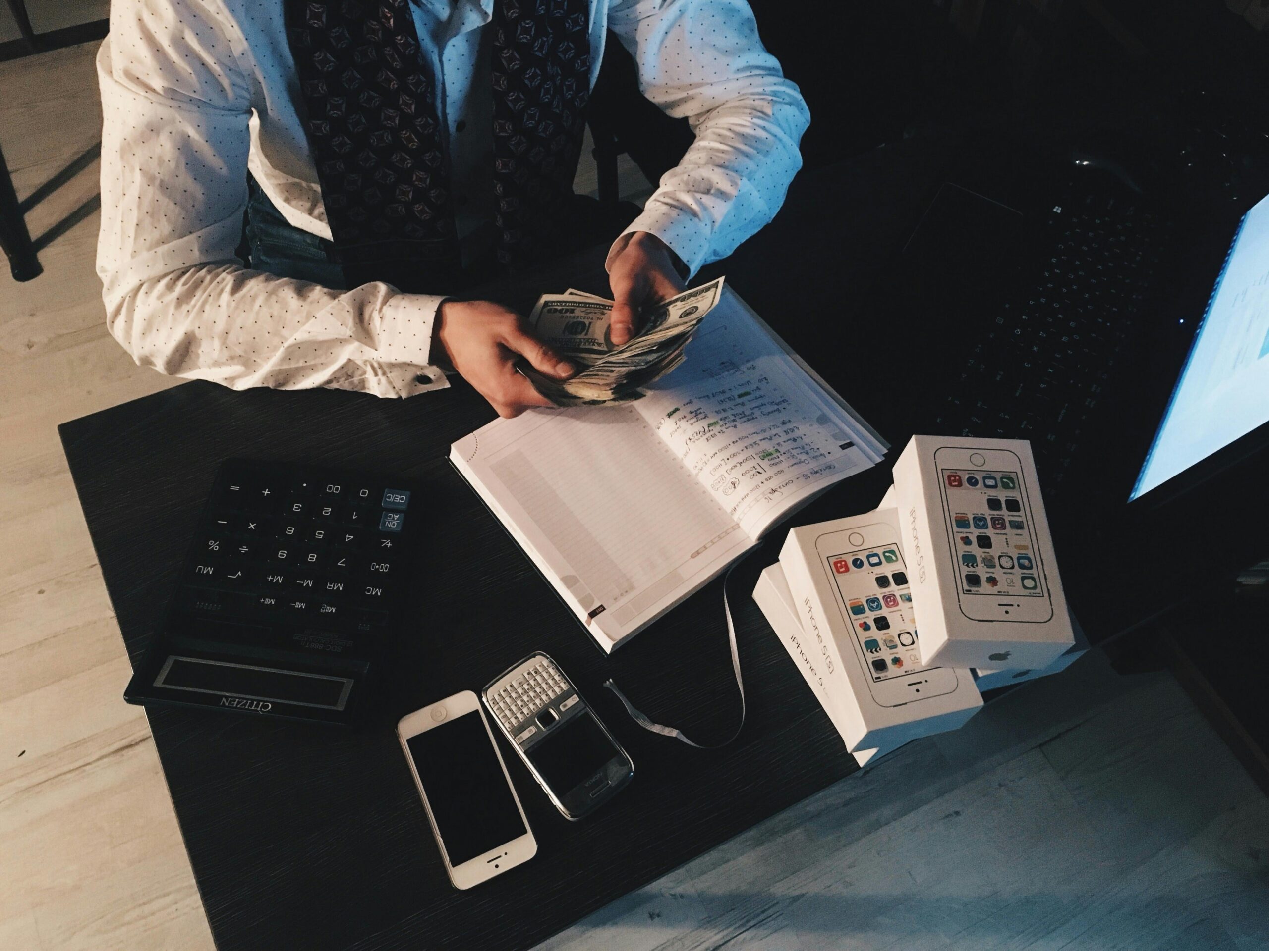 ¿Se puede empezar un negocio millonario con $0 en la bolsa?  (La verdad incómoda que los bancos no te dicen)